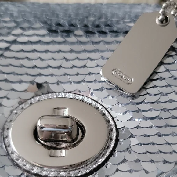 Coach Poppy Limited Edition Silver Sequin Micro Bag - Picture 4 of 16